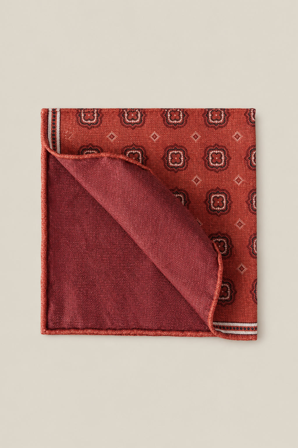 BRUNELLO CUCINELLI MEN'S CARROT NAVY SILK POCKET SQUARE