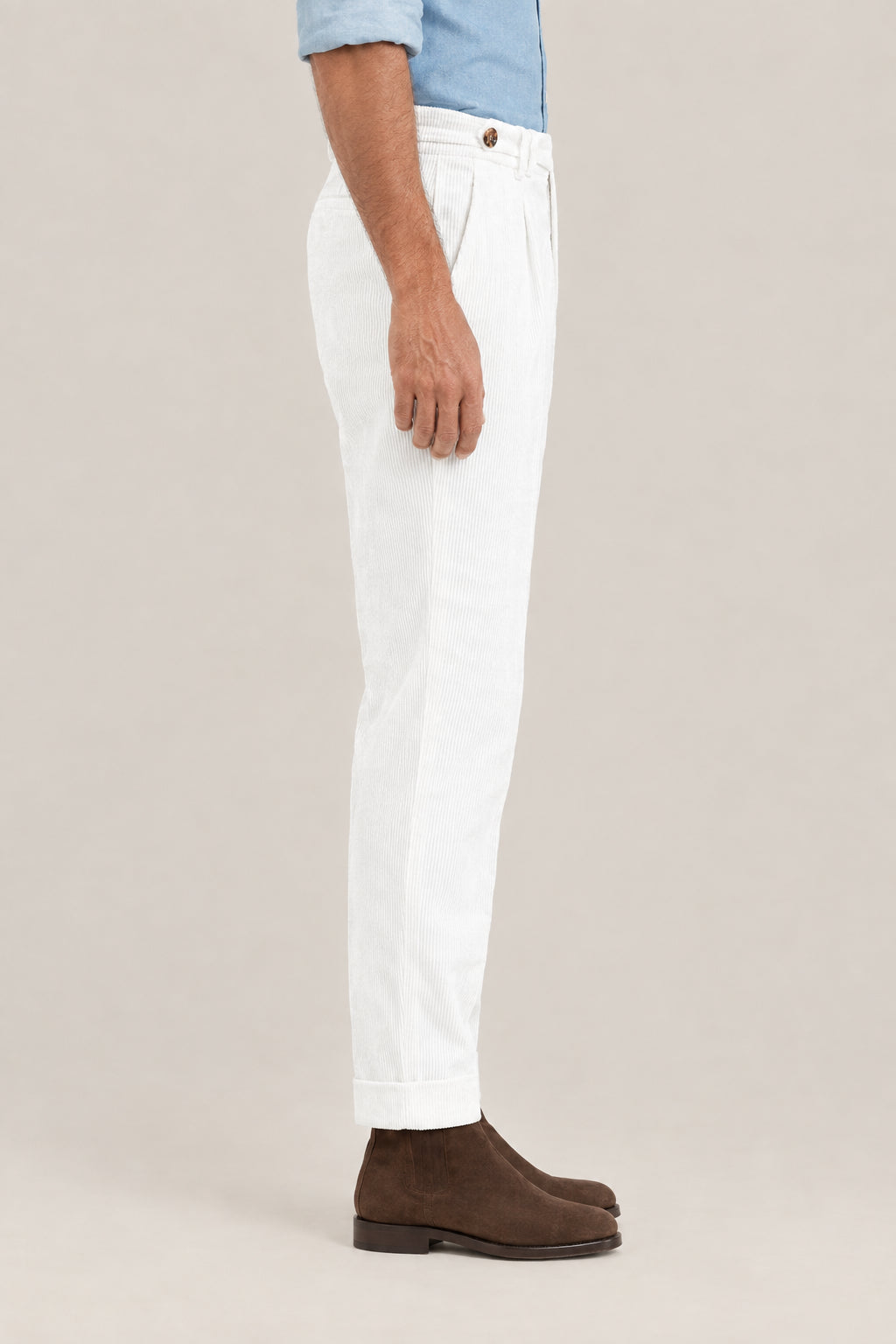 BRUNELLO CUCINELLI MEN'S WHITE PLEATED COTTON TROUSERS