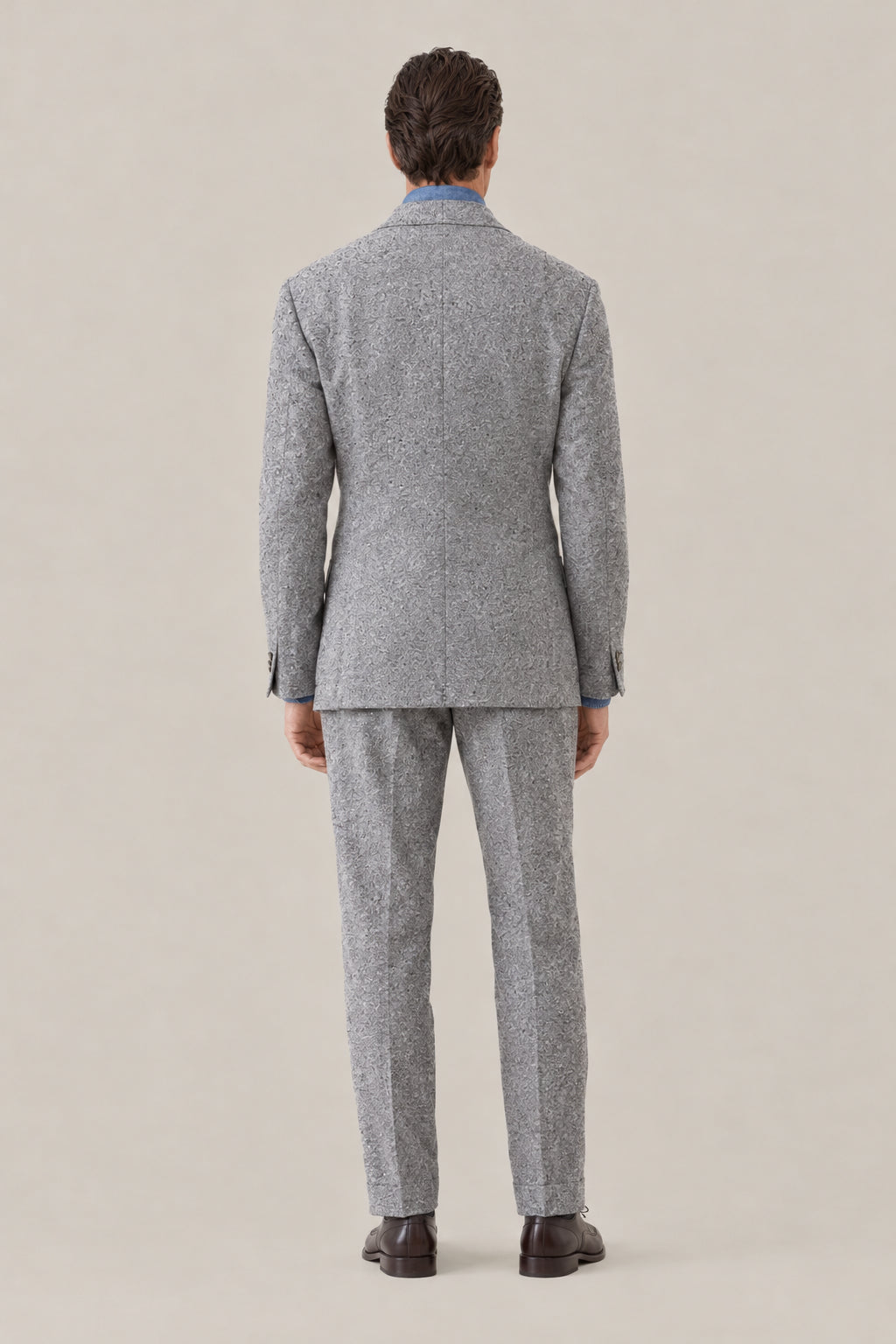 BRUNELLO CUCINELLI MEN'S MEDIUM GREY WOOL DOUBLE BREASTED SUIT