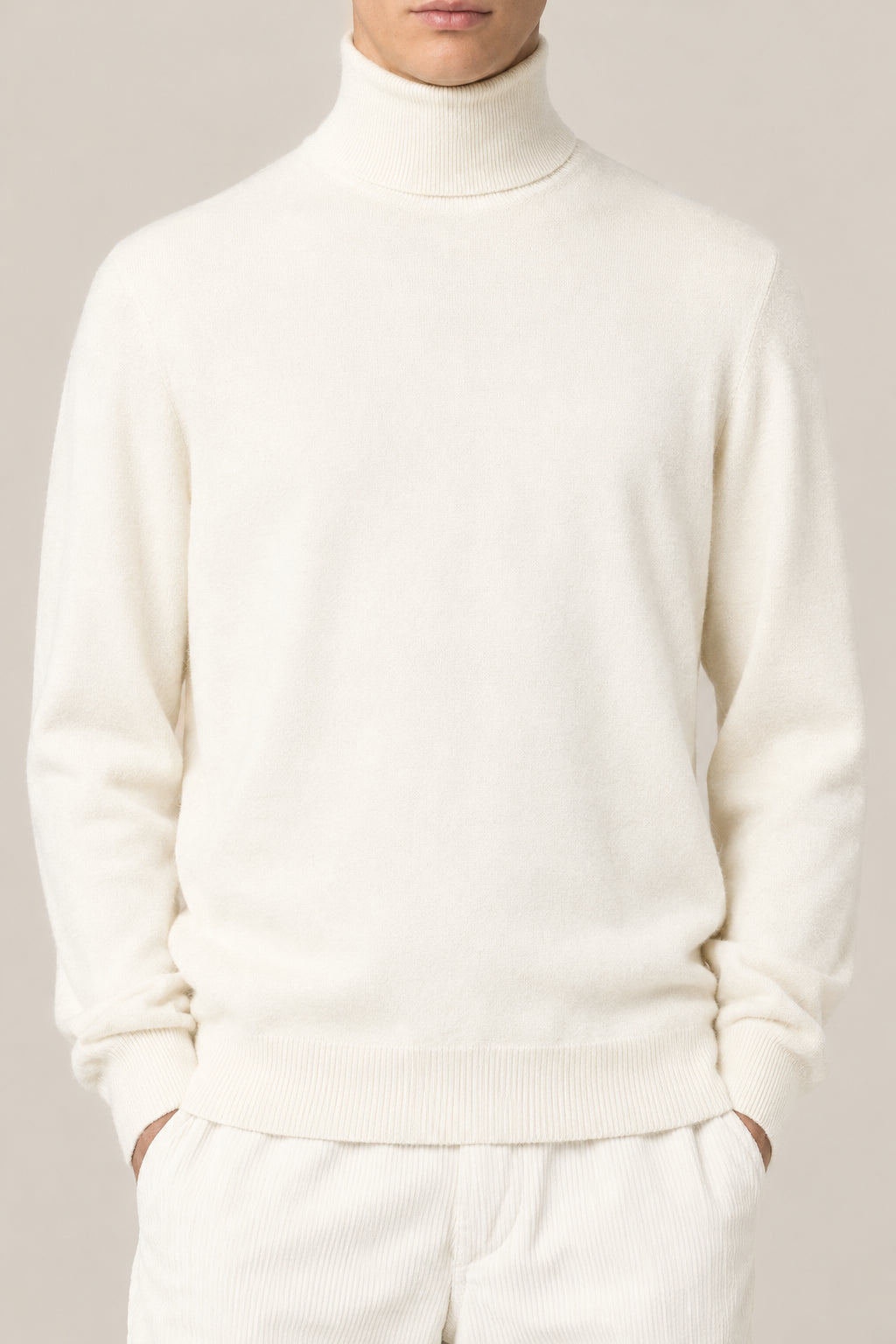 BRUNELLO CUCINELLI MEN'S OFF WHITE WOOL TURTLENECK SWEATER