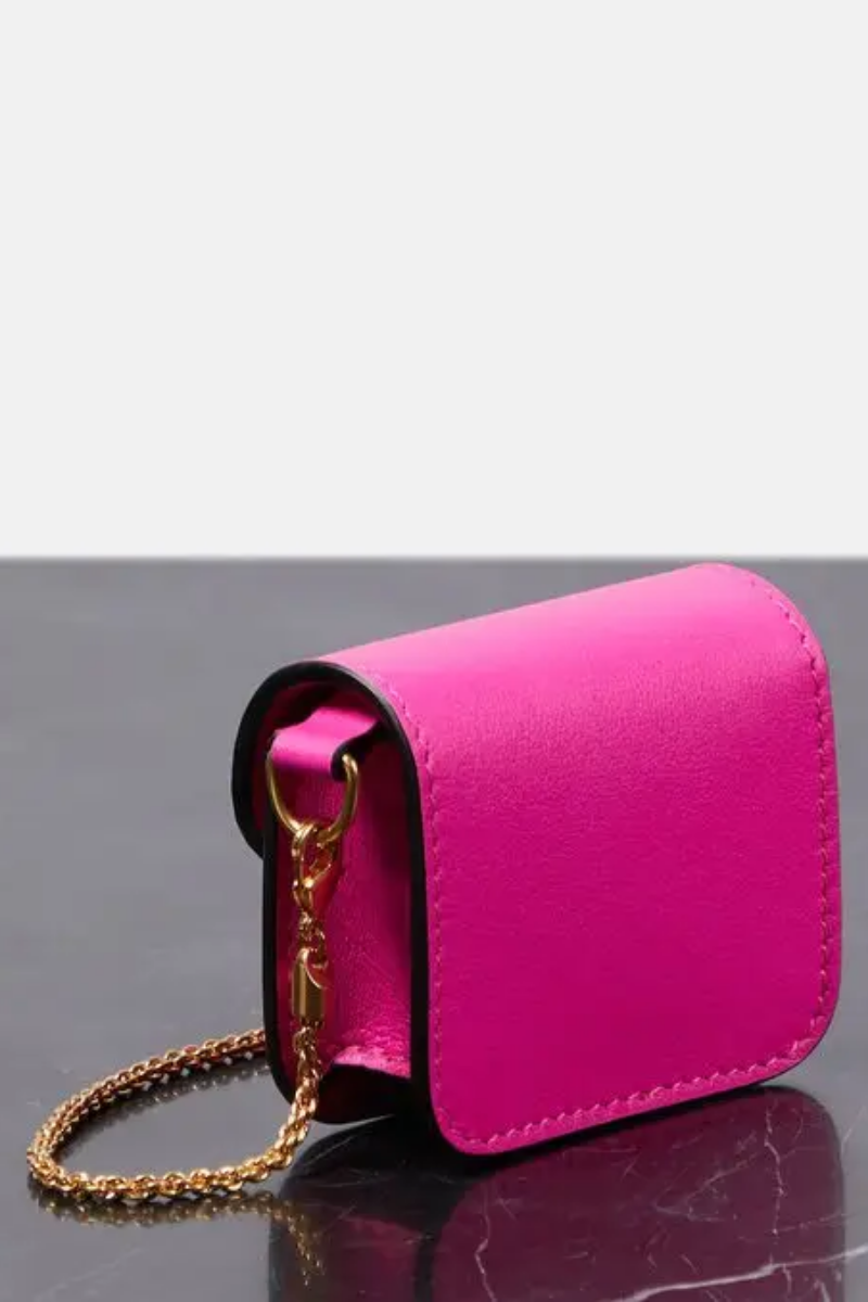 Valentino Garavani
Loco Airpods Case In Pink