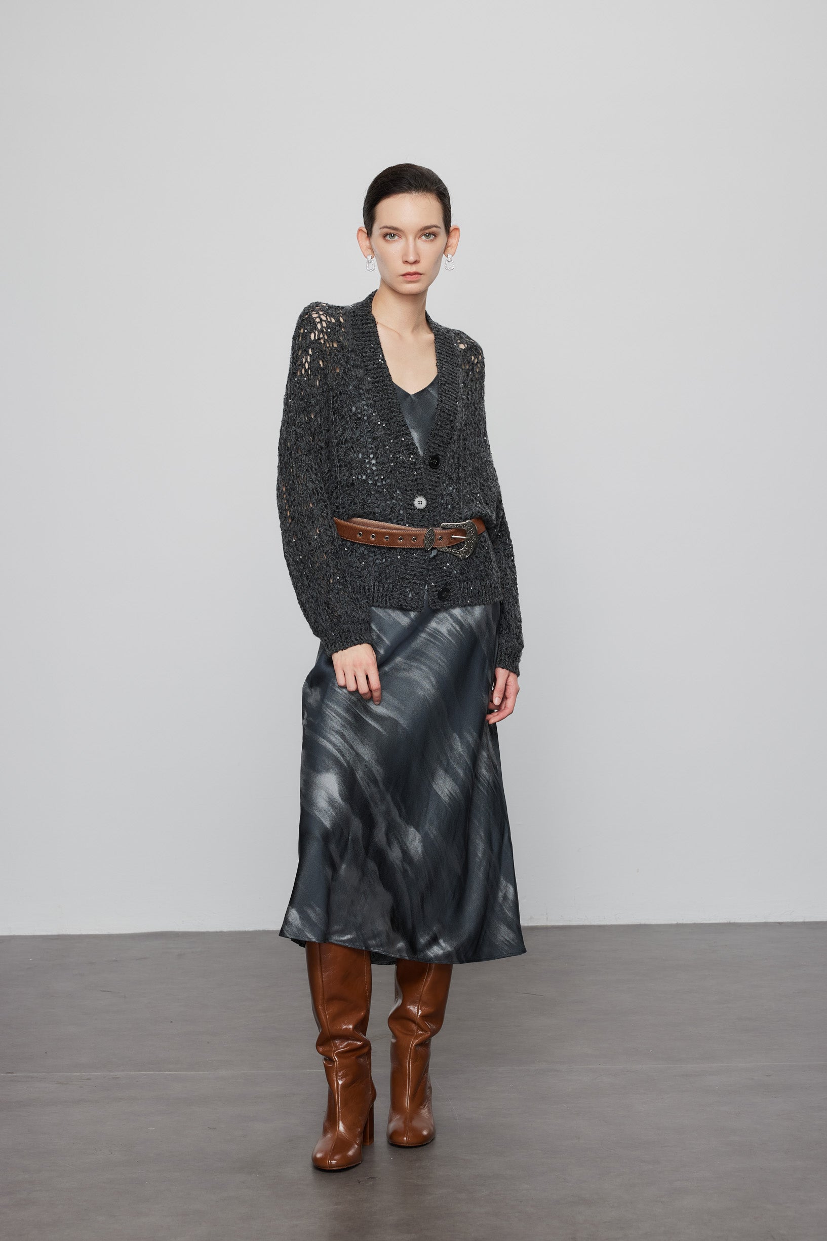 Max Simple Artisanal Crochet Cashmere Cardigan_Dark Grey