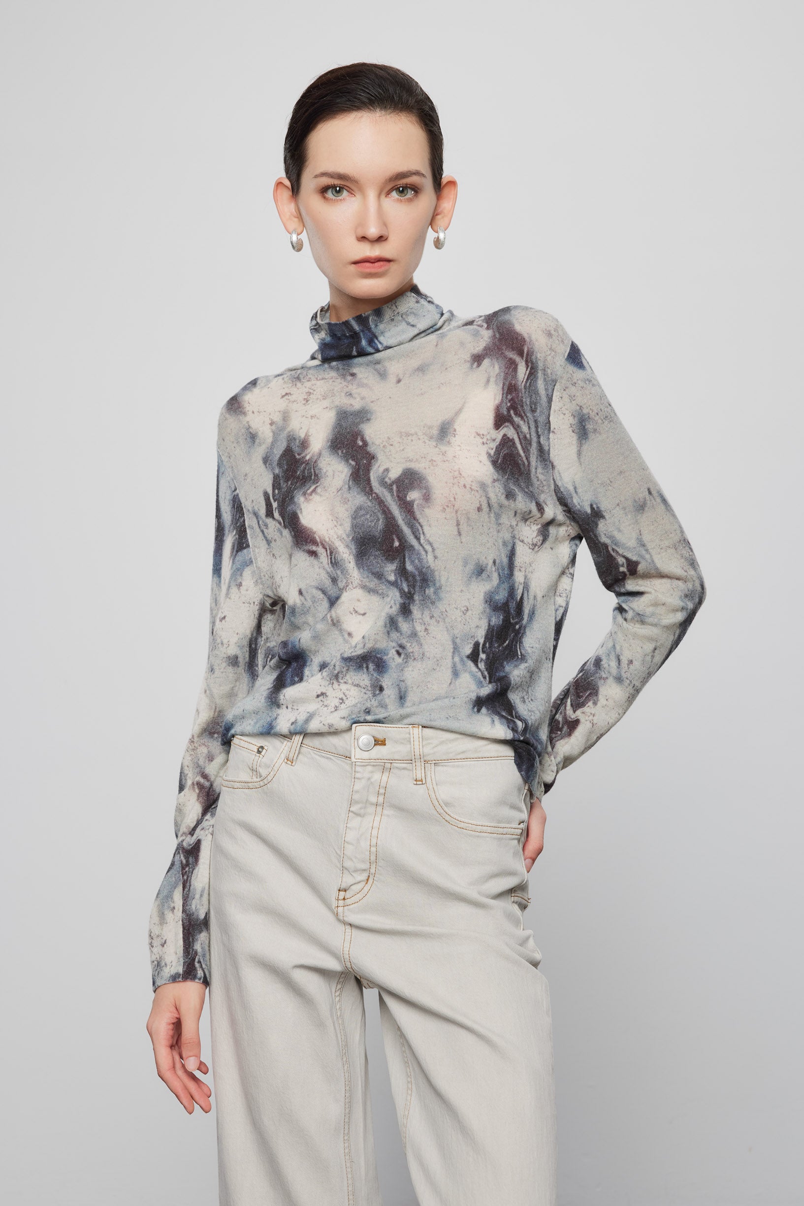 Max Simple Abstract-Print Wool Turtleneck_Ink-Wash
