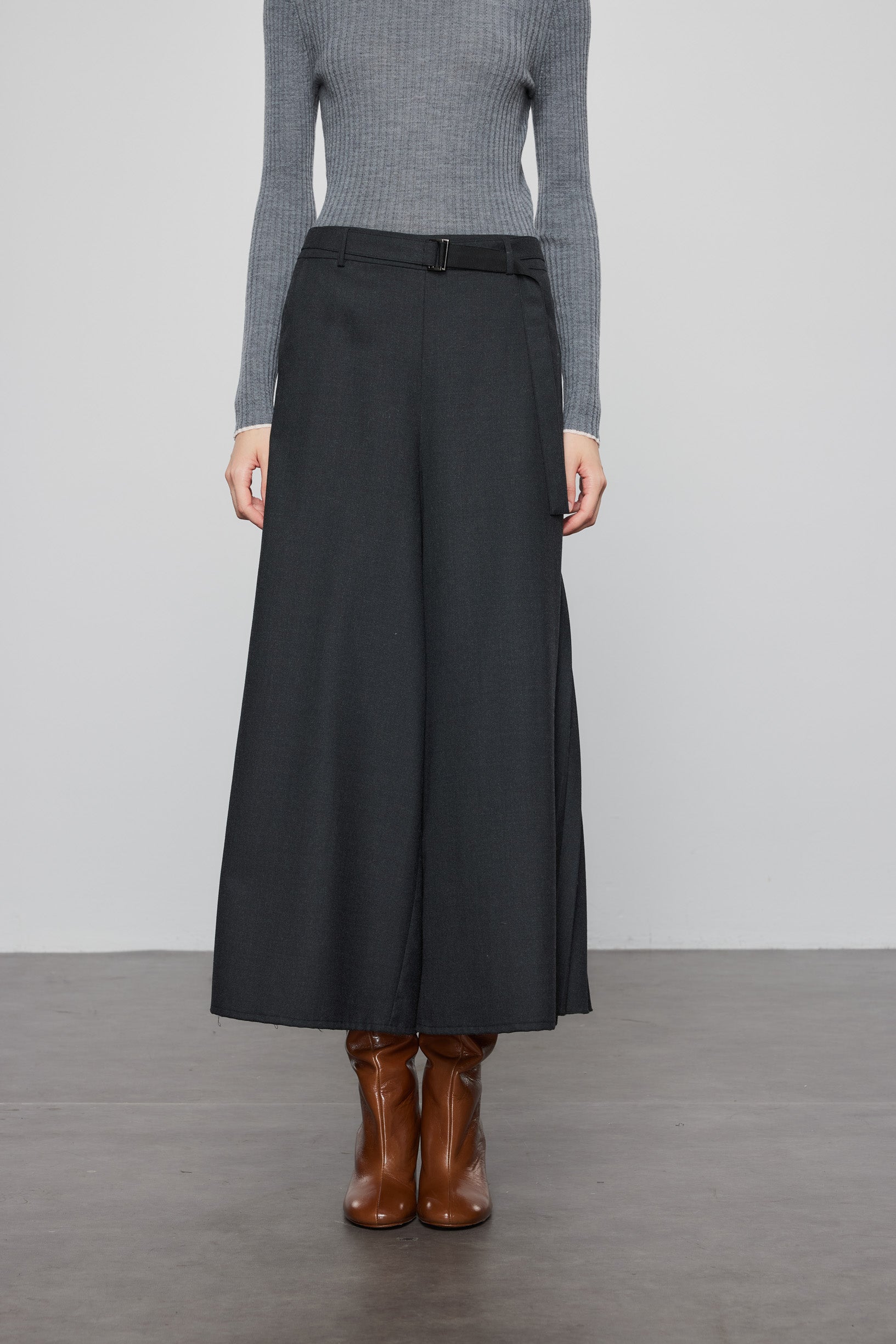 Max Simple Wool Pants-Skirt with Accordion Pleats _Dark Grey