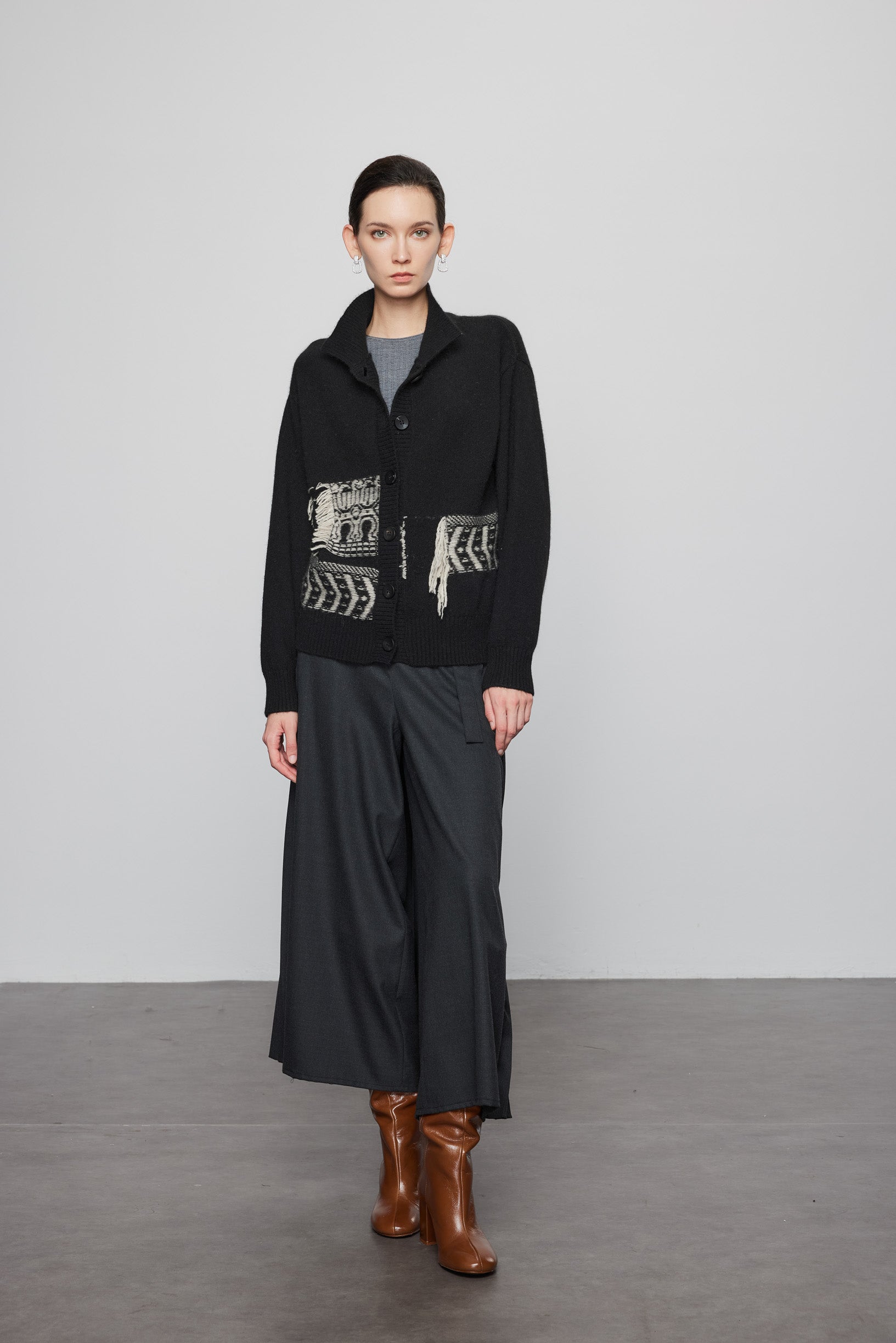 Max Simple Wool-Yak Blend Fringe Sweater_Black