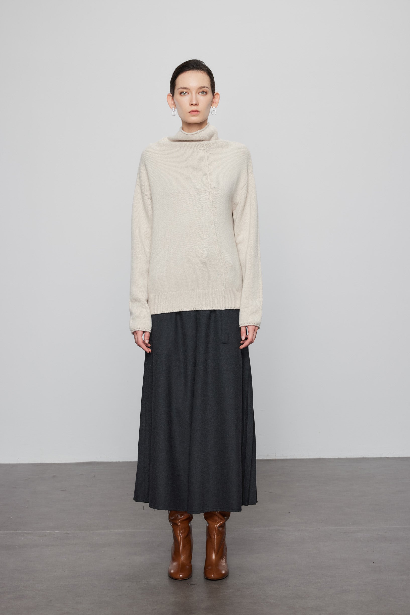 Max Simple Relaxed Turtleneck Cashmere_Oatmeal