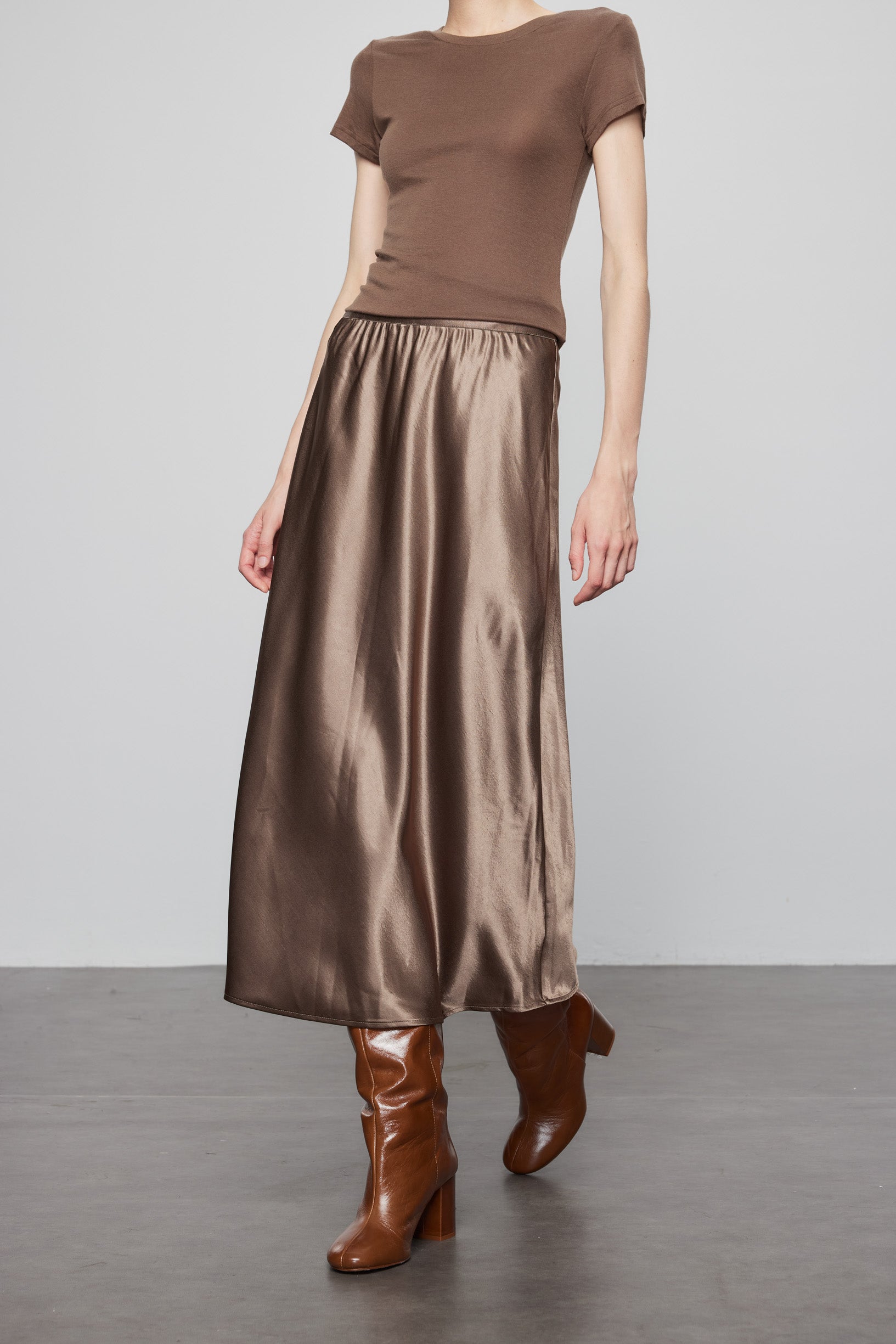 Max Simple Glossy Skirt Coffee