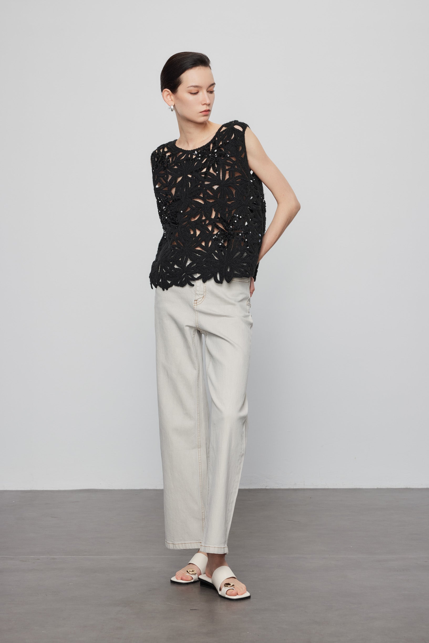 Max Simple Beaded Crochet Vest Black
