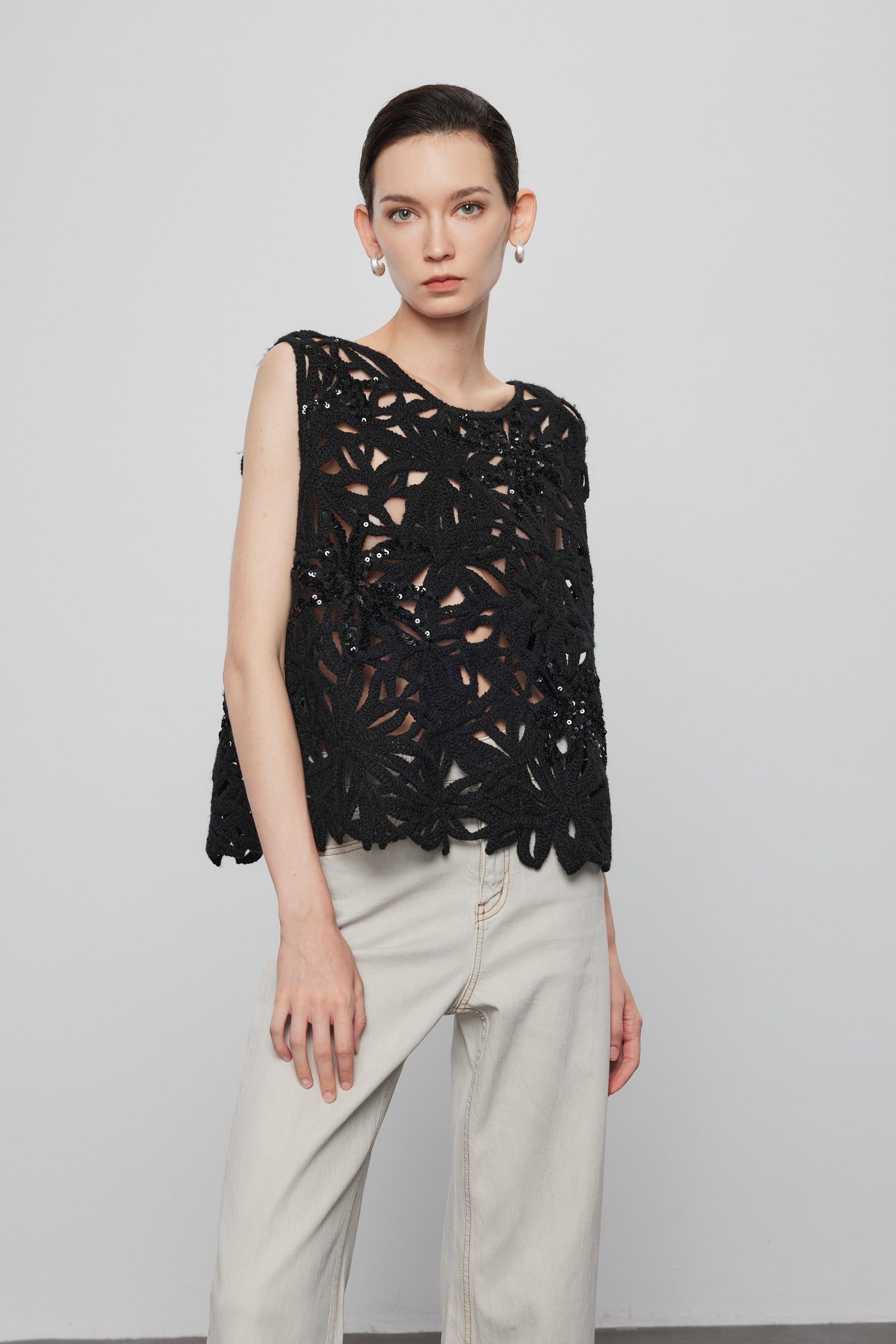 Max Simple Beaded Crochet Vest Black