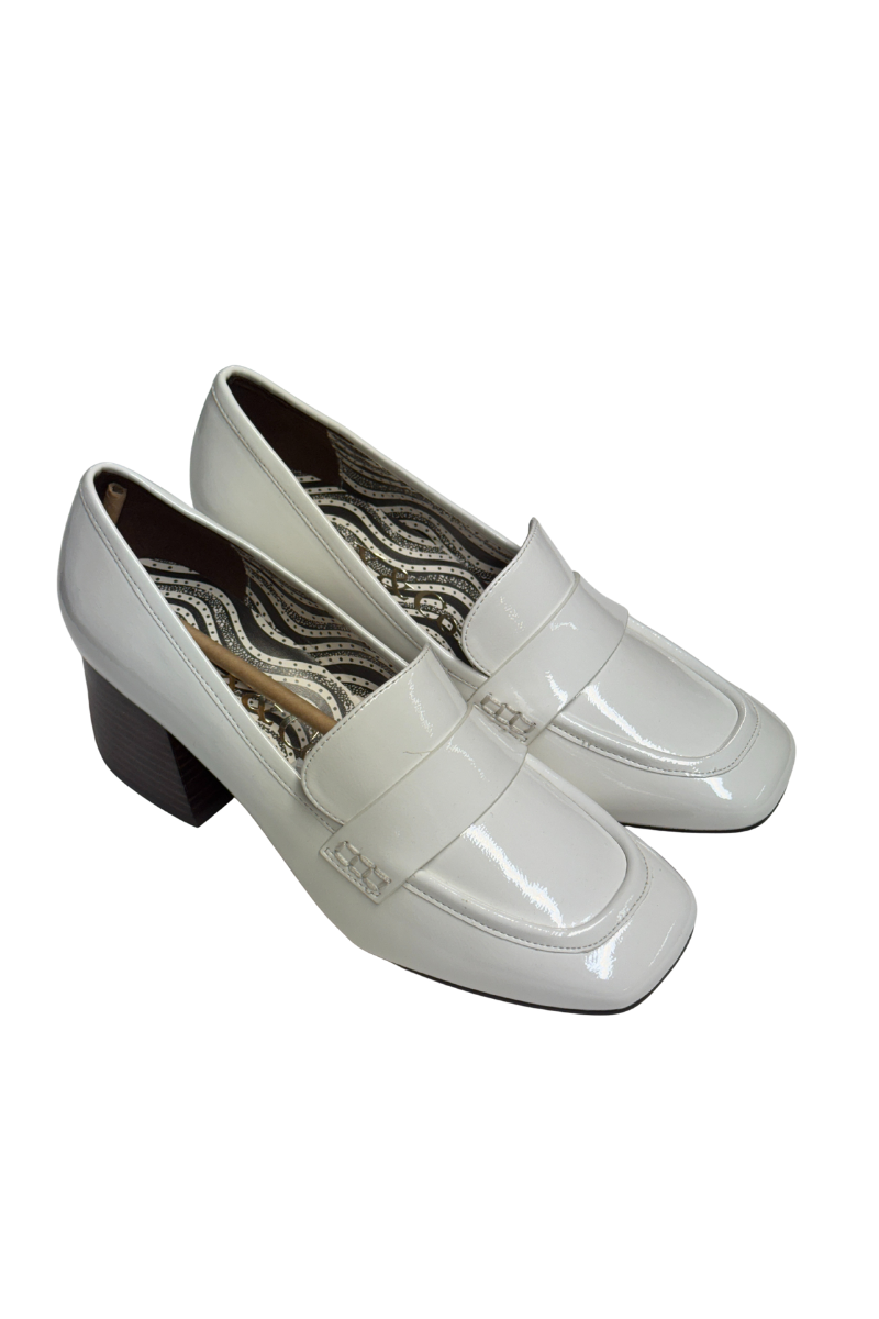 Max&Co White Patent Leather Low-Heel Pumps