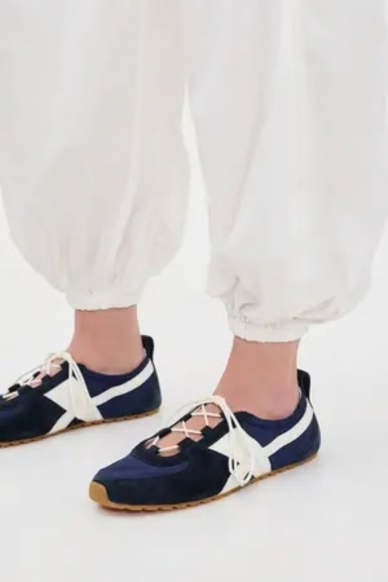 Tory Burch Hank Ballet Sneaker Nylon And Suede Tory Navy / Blanc / Tory Navy 180583-400