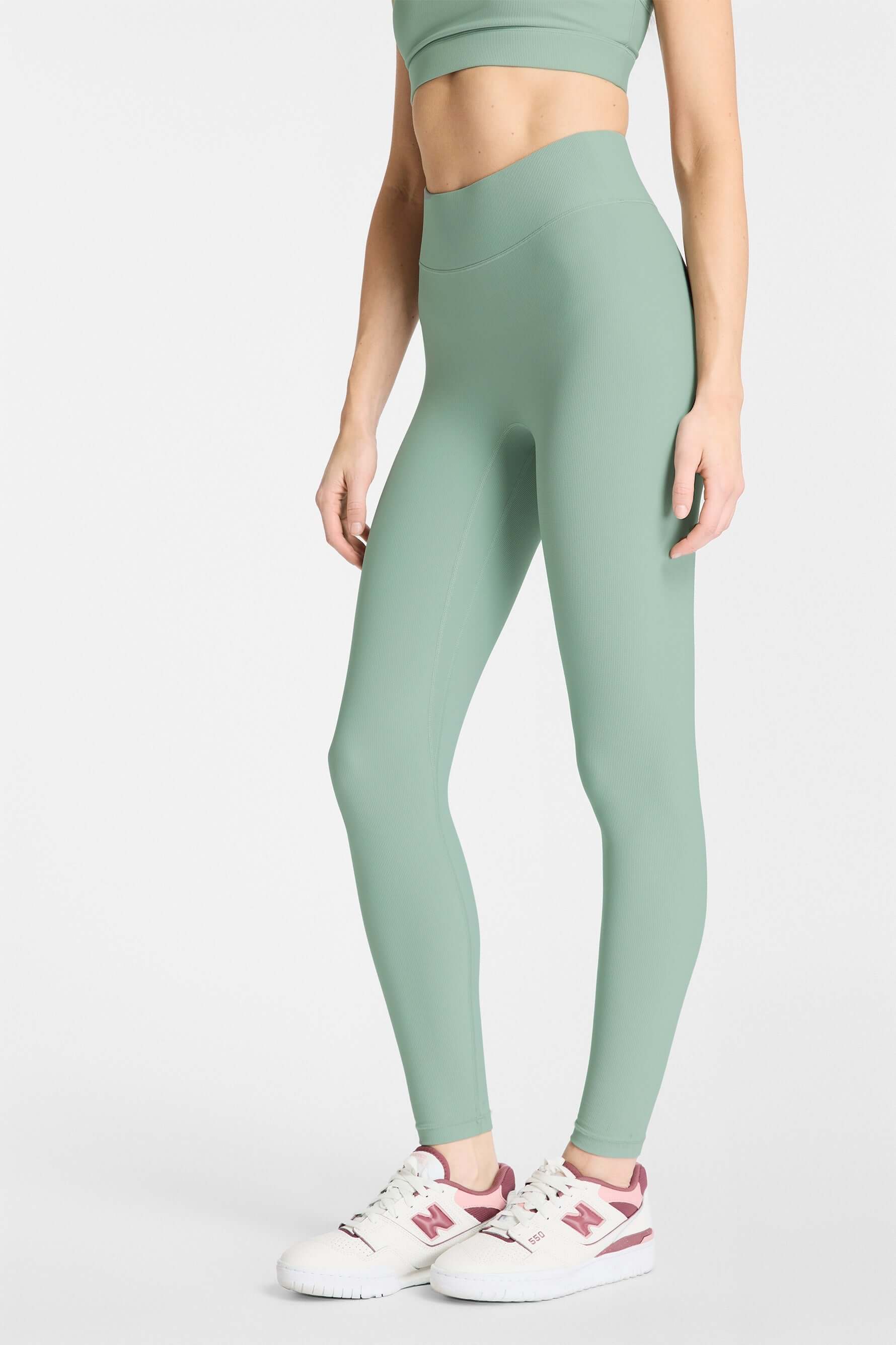 Center Stage Rib Legging - Chinois Green