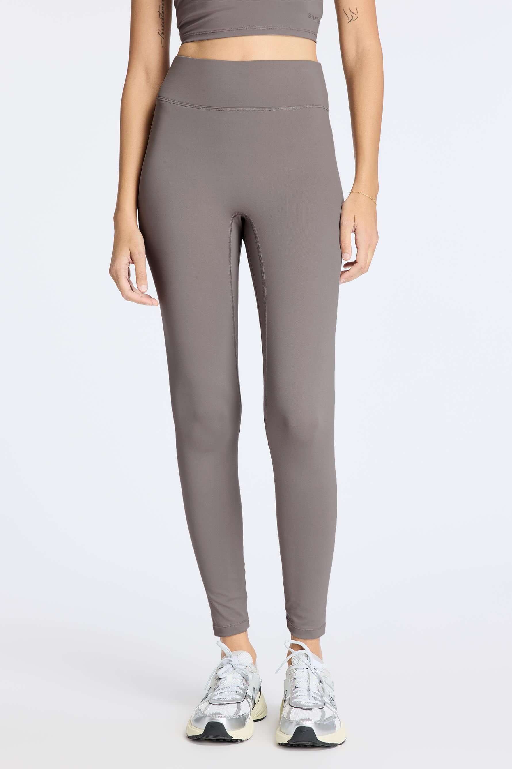 Center Stage Legging - Iron