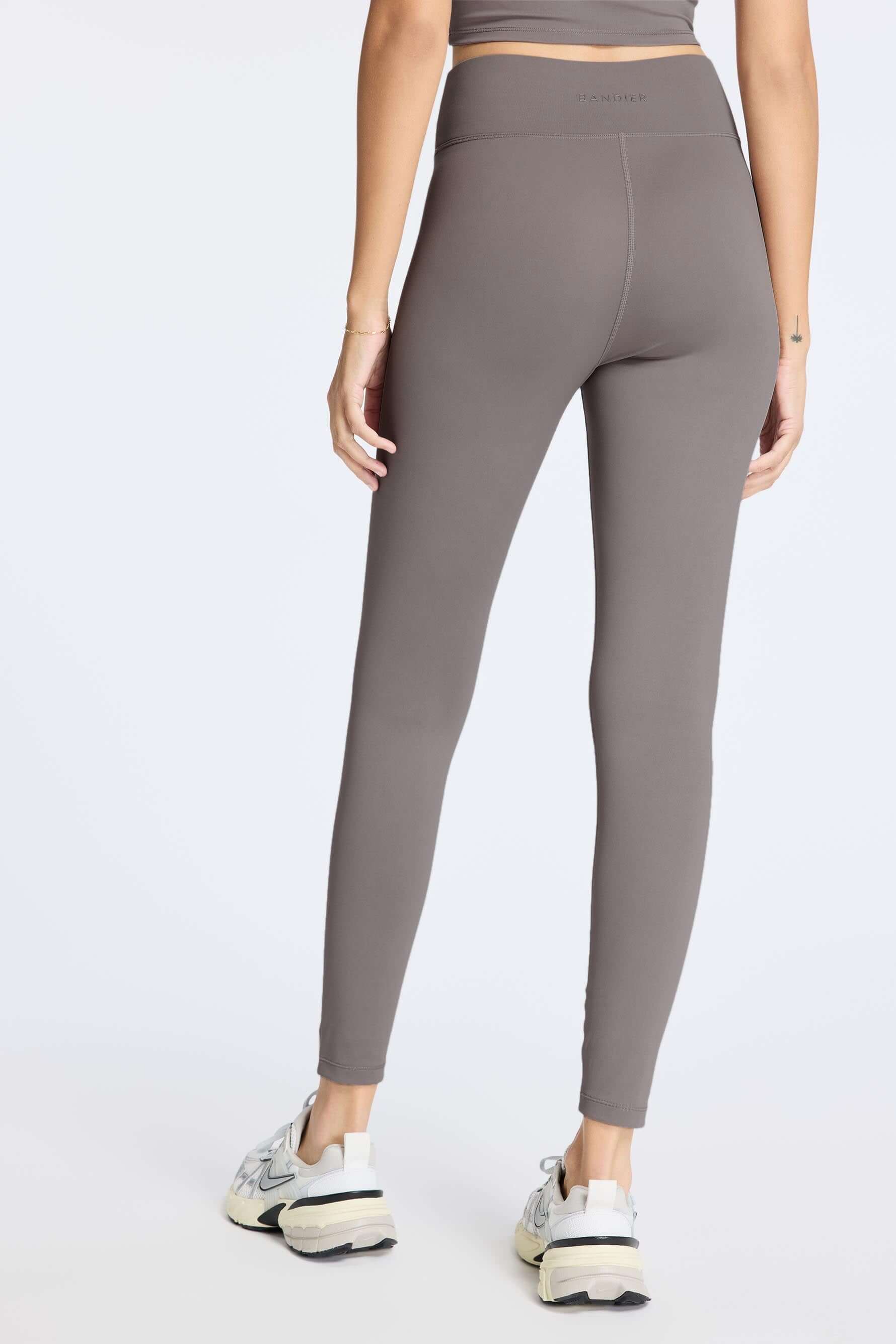 Center Stage Legging - Iron