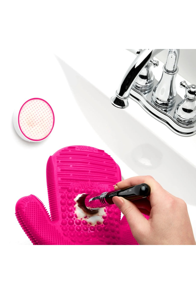 2X Sigma Spa¨ Brush Cleaning Glove - Pink