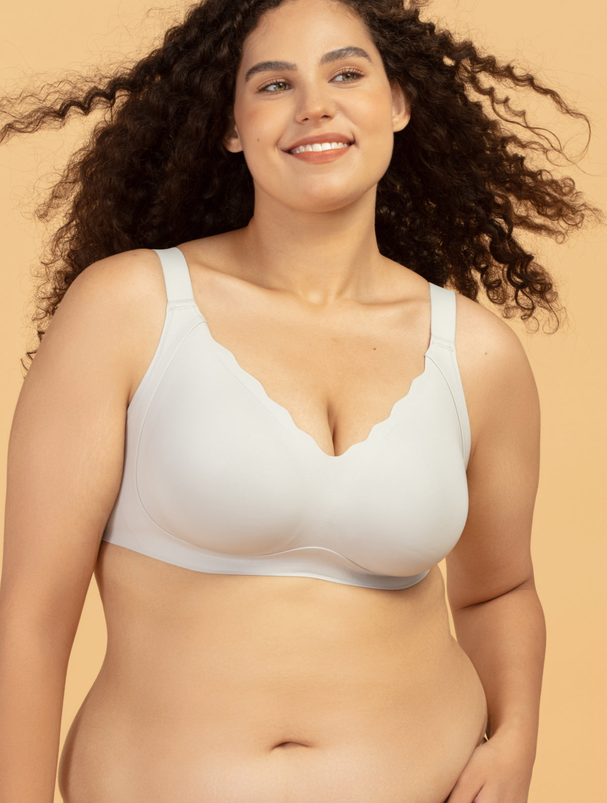 Comfelie Airlite Plunge Bra with Scallop Edges