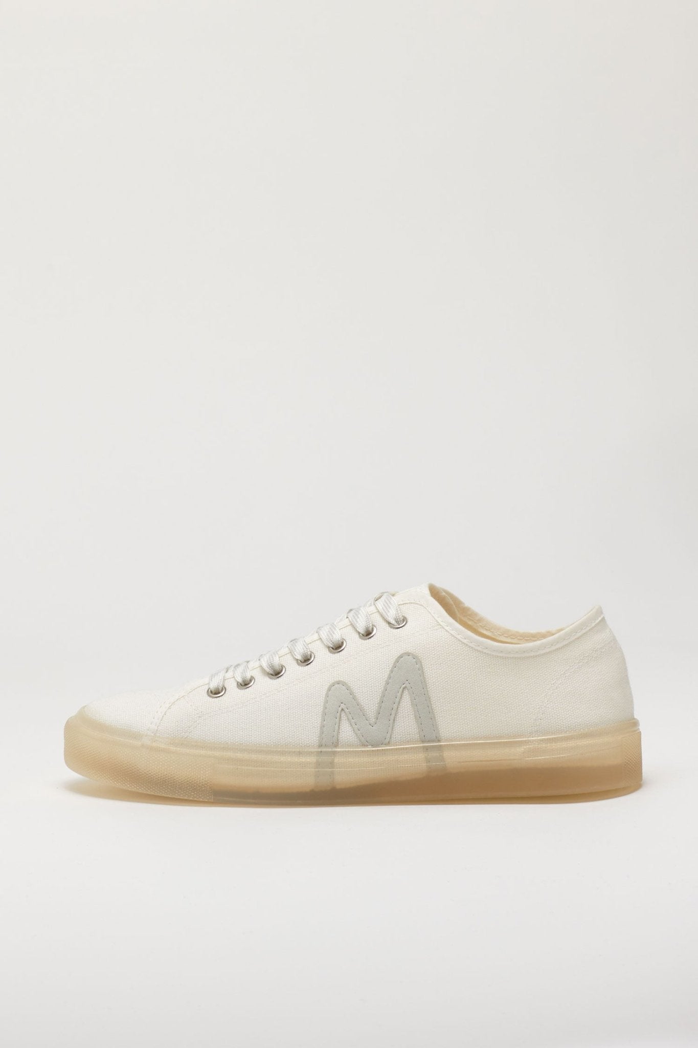 Classic Low Top Sneakers - Magnlens