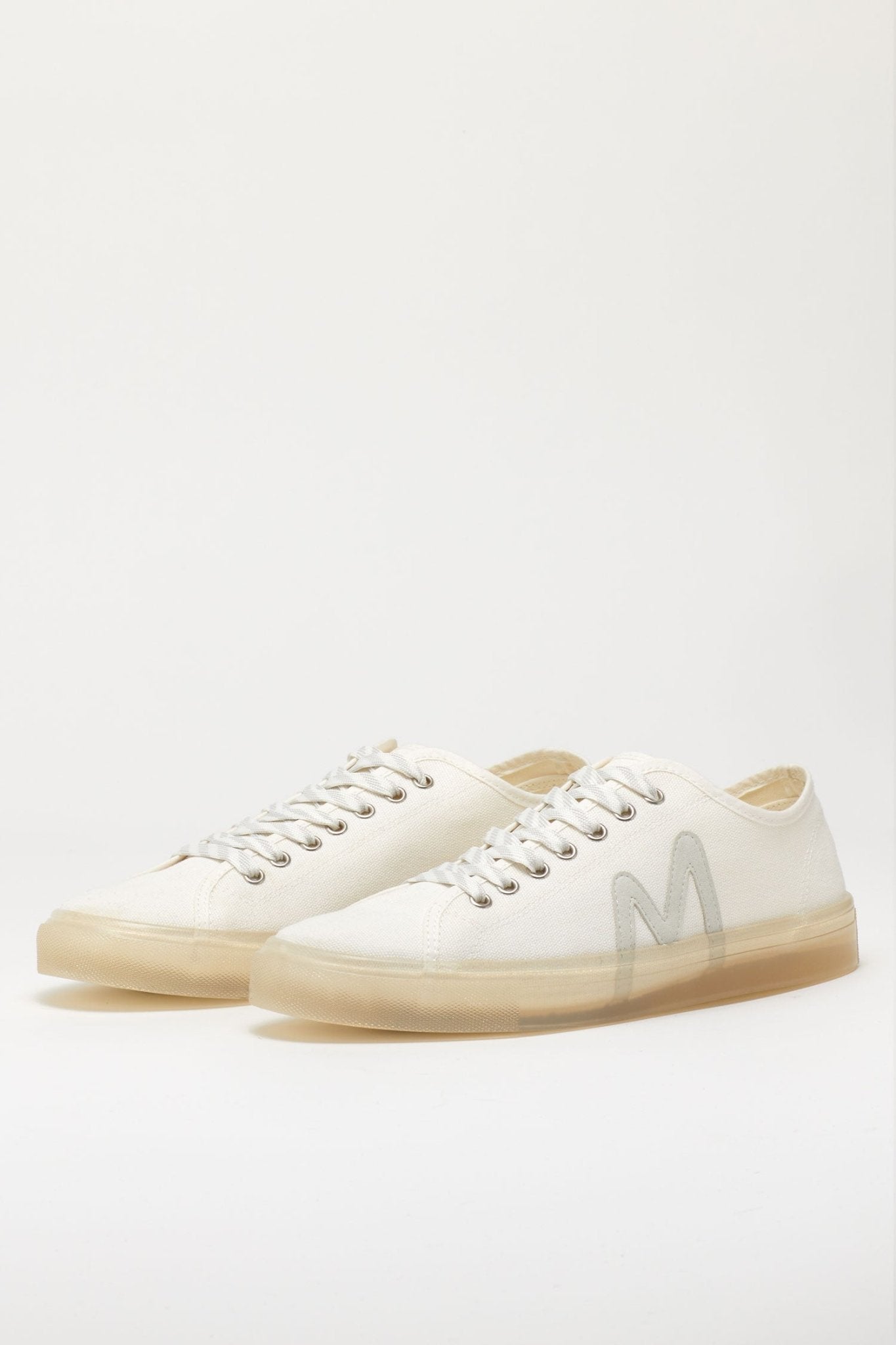 Classic Low Top Sneakers - Magnlens