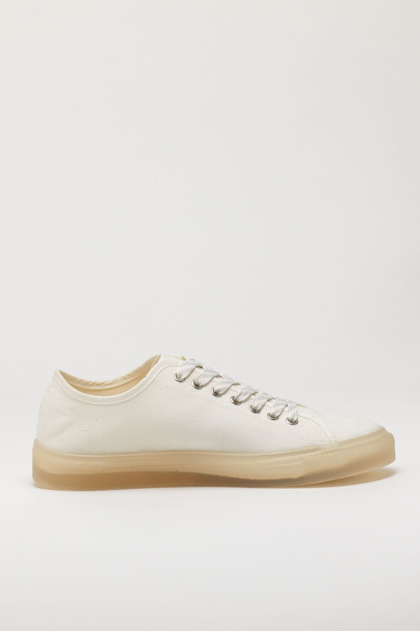 Classic Low Top Sneakers - Magnlens