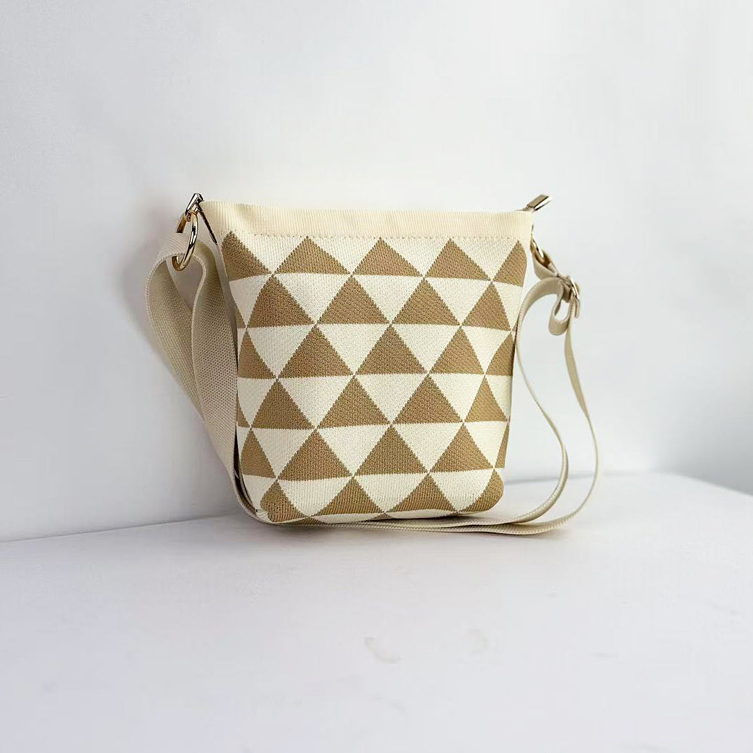 Max Simple Zippered Tote Bag -Beige/White