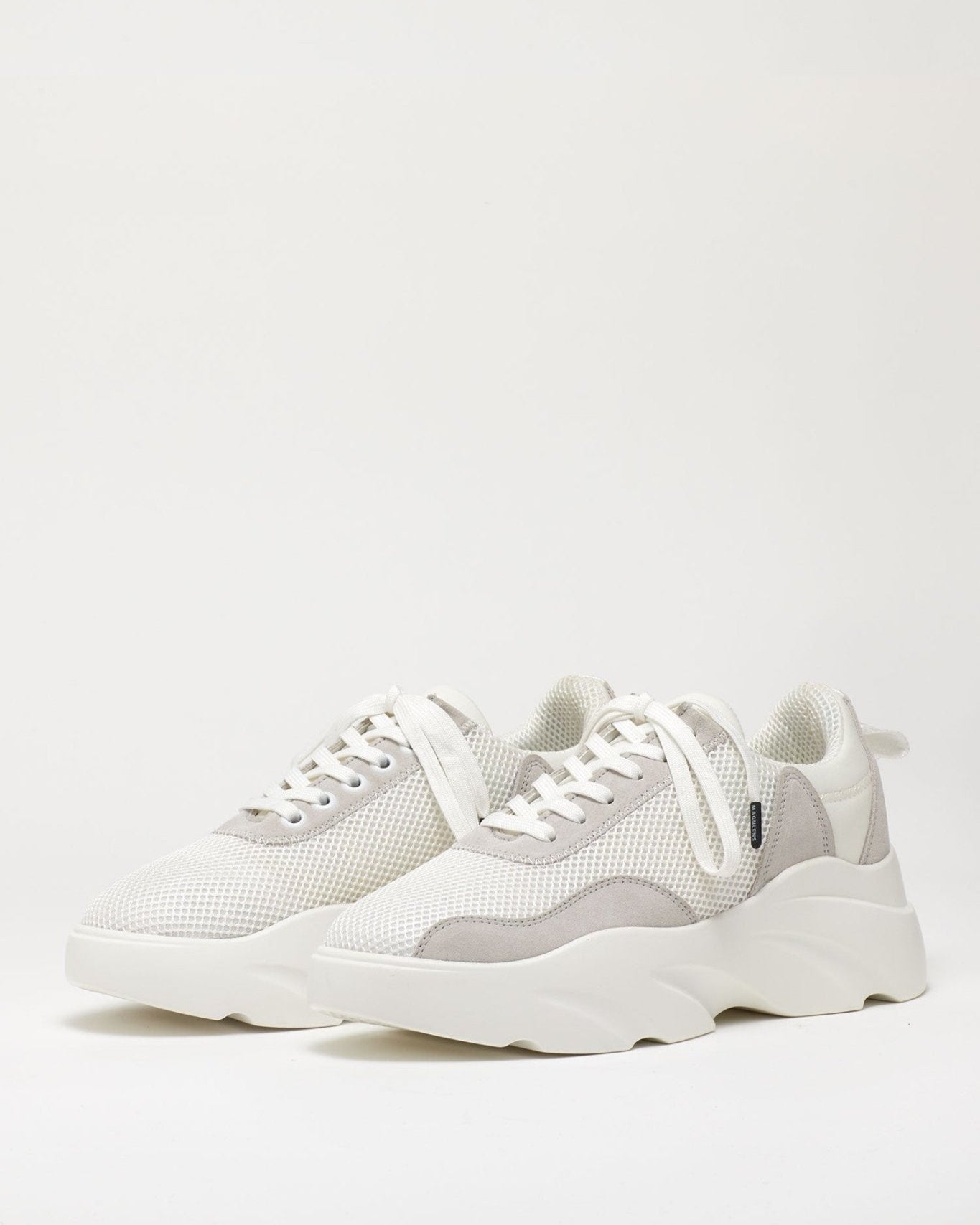 Low Top Lace Up Sneakers - Magnlens